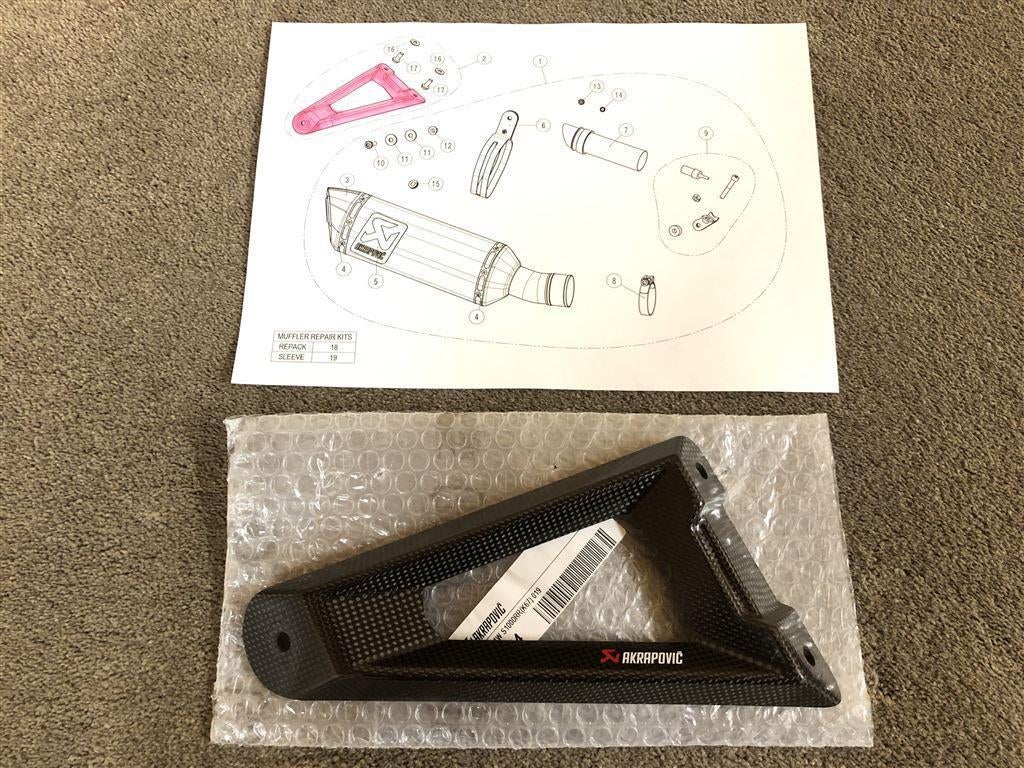Akrapovic carbon uitlaatbeugel BMW S1000RR M1000RR 2019-2023, Motos, Envoi, Neuf