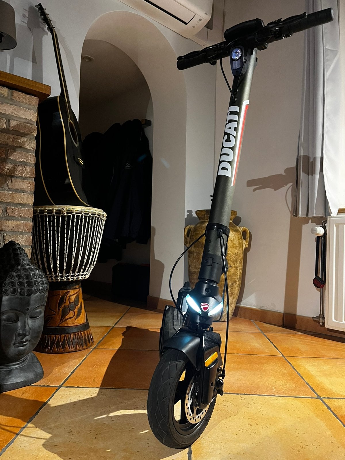 DUCATI-scooter, Ophalen, Zo goed als nieuw