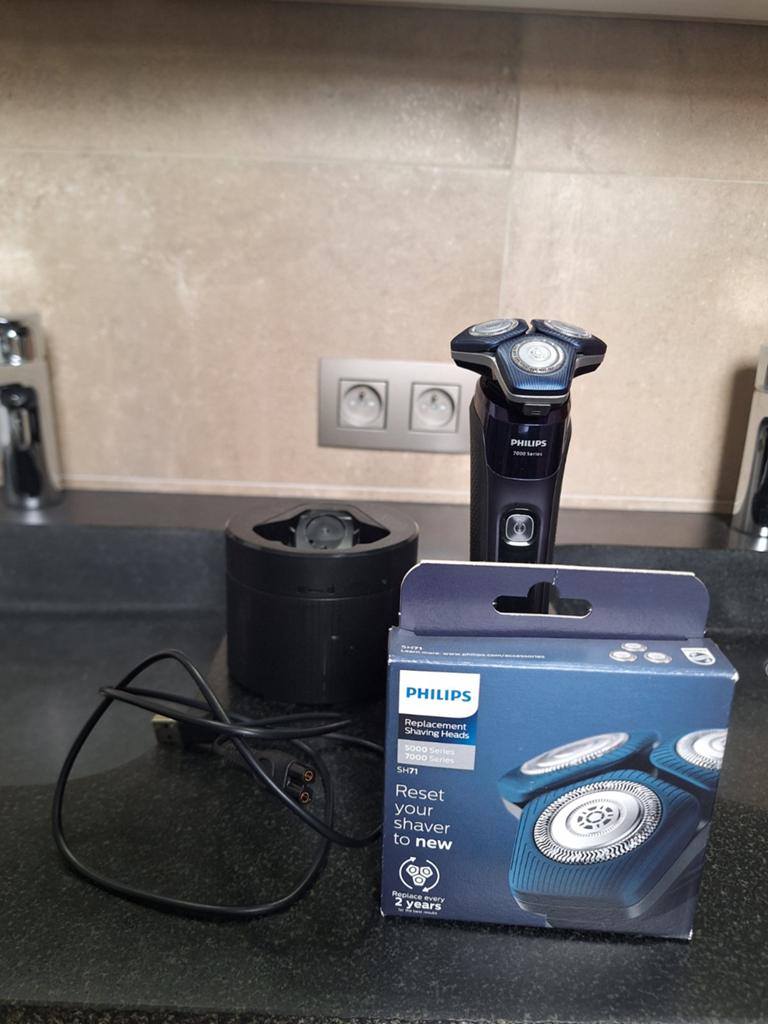 Phillips scheerapparaat series 7000, Ophalen
