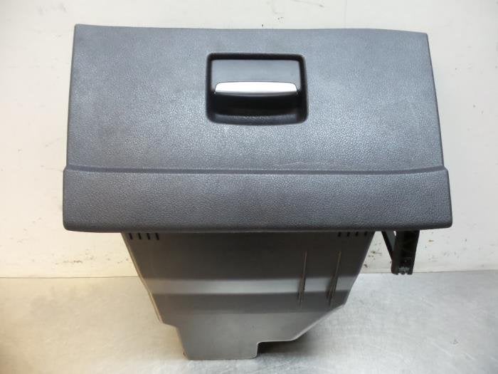 Boîte à gants d'un Ford Mondeo (Mondeo 07-), -, -, -, Enlèvement ou Envoi