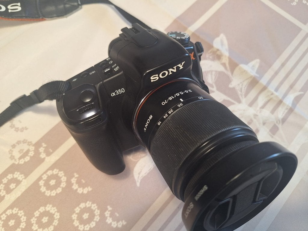 SONY α 350   14,2 mp, Audio, Tv en Foto, Fotocamera's Digitaal, Gebruikt, Spiegelreflex, Geheugenkaart, Sony