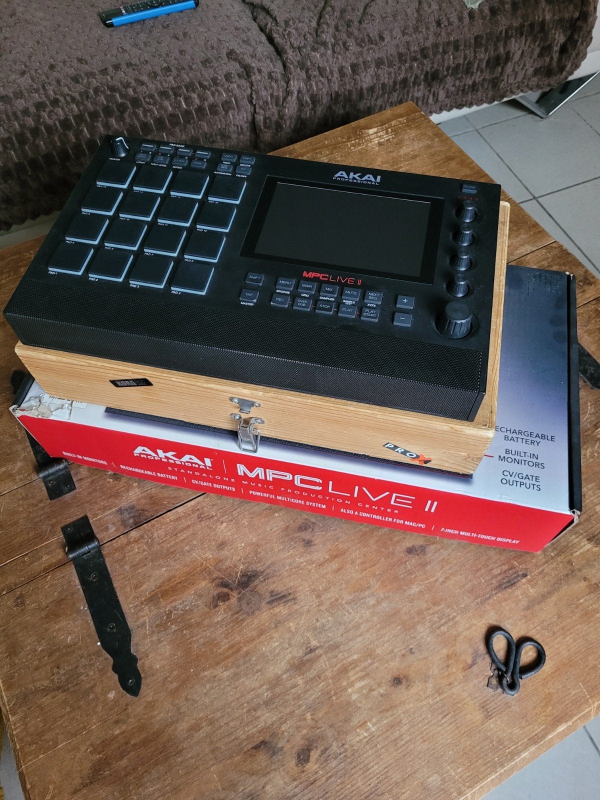 MPC Live 2, Muziek en Instrumenten, Ophalen