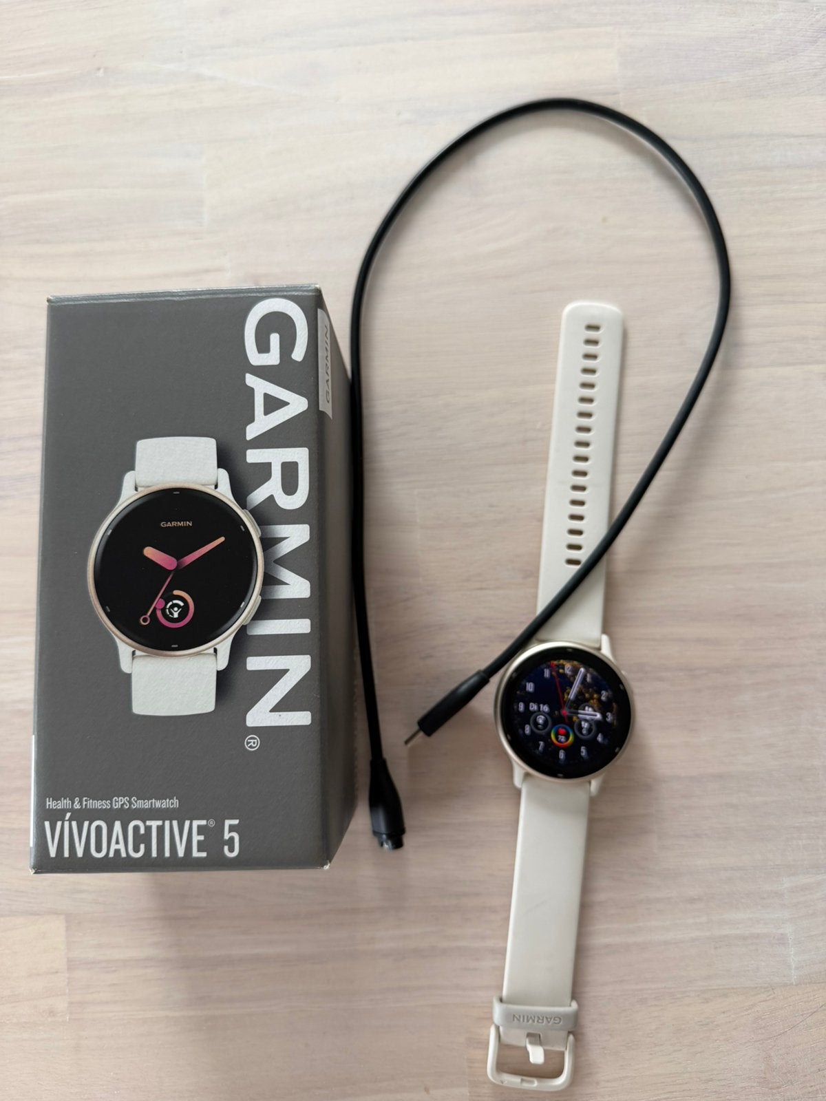 Garmin vívoactive 5 – zo goed als nieuw, Bijoux, Sacs & Beauté, Enlèvement ou Envoi, Comme neuf