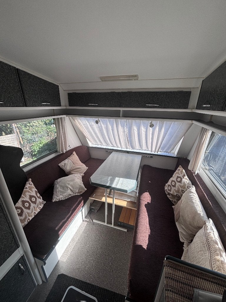 Caravane beyerland -750kg, Grand lit, Particulier, Réfrigérateur, 500 - 750 kg