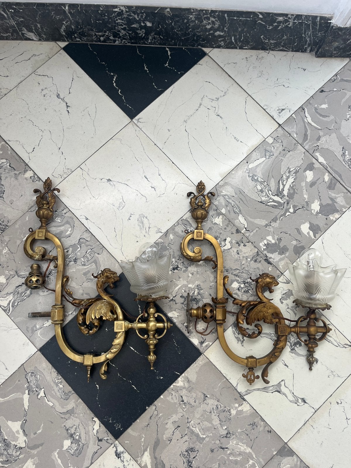 2 antieke bronzen wandlampen ‘leeuw’, Antiek en Kunst, Antiek | Verlichting, Ophalen of Verzenden