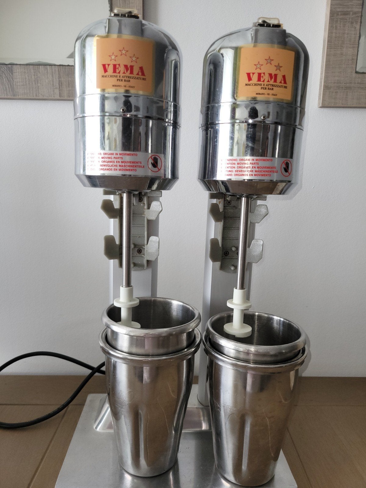 VEMA dubbele milkshake mixer / horeca drinkmixer, Zakelijke goederen, Horeca | Keukenapparatuur, Ophalen