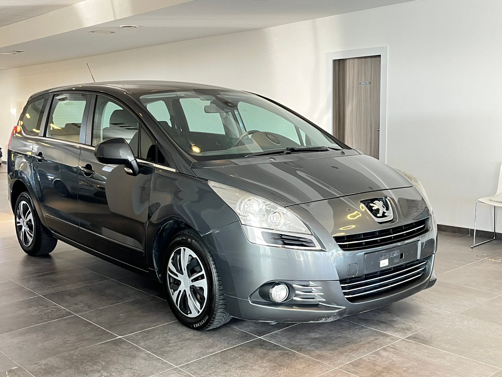 Peugeot 5008 Monovolume 1.6 HDi Diesel 07/2011, Autos, Achat, Entreprise, https://public.car-pass.be/vhr/494de4ad-4dc1-45eb-a87d-bc902b166ec1
