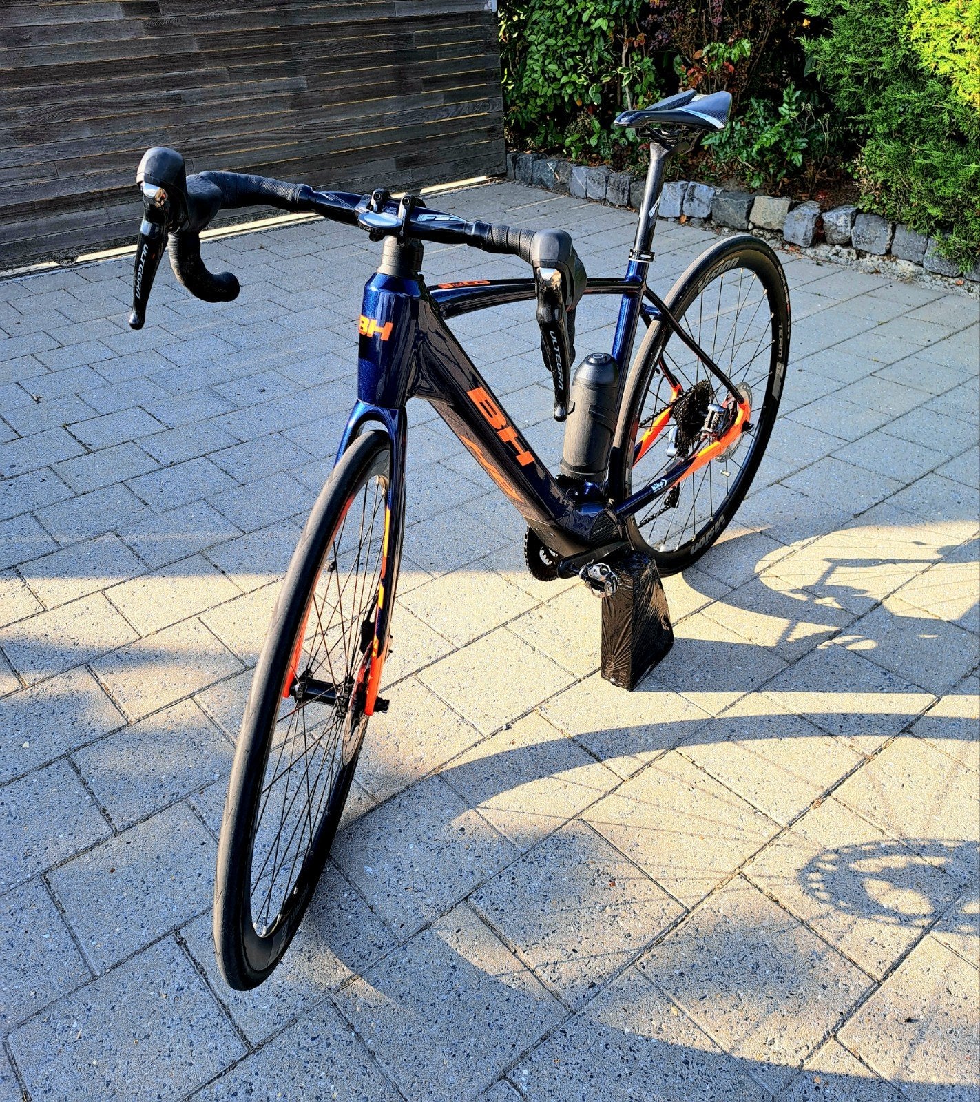 racefiets BH CORE RACE elektrische, Ophalen, Zo goed als nieuw, 50 km per accu of meer