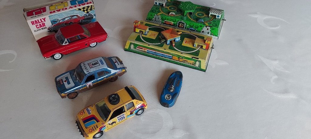 laatste stuks verzameling oud speelgoed 6 stuks (niet apart), Verzenden