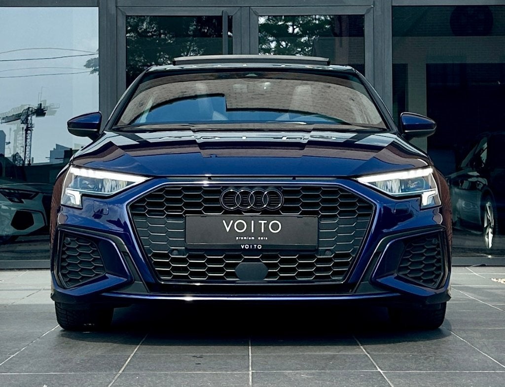Audi A3 Limousine 30TFSI S tronic S-LINE/PANO/CAM/LED/TREKH, Auto's, 4 deurs, Blauw, Leder, 81 kW