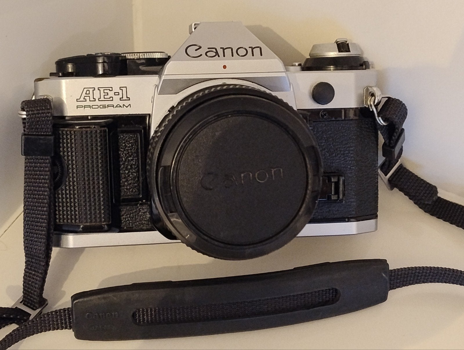 Canon AE1 Program met een Canon FD 50mm 1:1.8 lens+draagriem, Ophalen of Verzenden, Gebruikt, Spiegelreflex, Canon