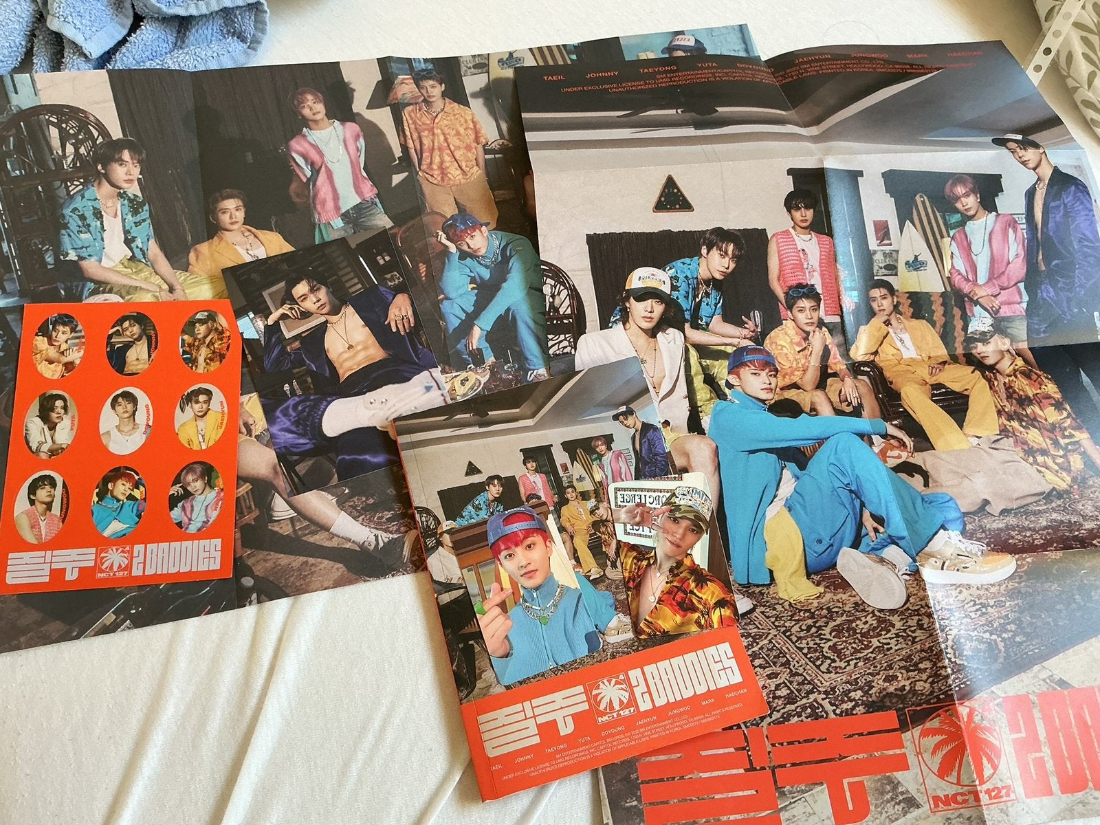 nct 127 2baddies mark taeyong pcs en 2 posters, CD & DVD, Enlèvement