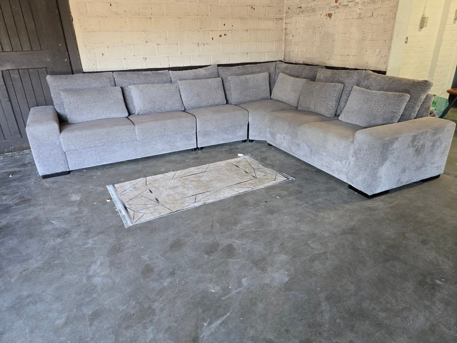 hHoeksalon te koop, Enlèvement