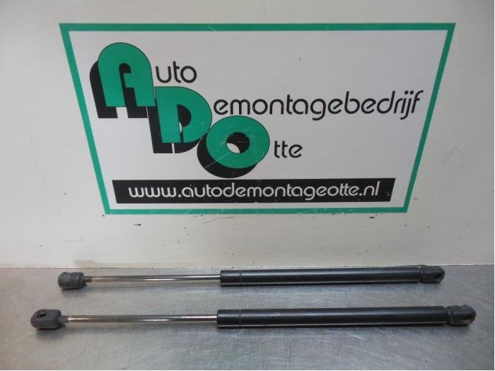 Kit amortisseur gaz hayon d'un Toyota Corolla (Corolla 02-), -, 3 mois de garantie, Toyota, Utilisé