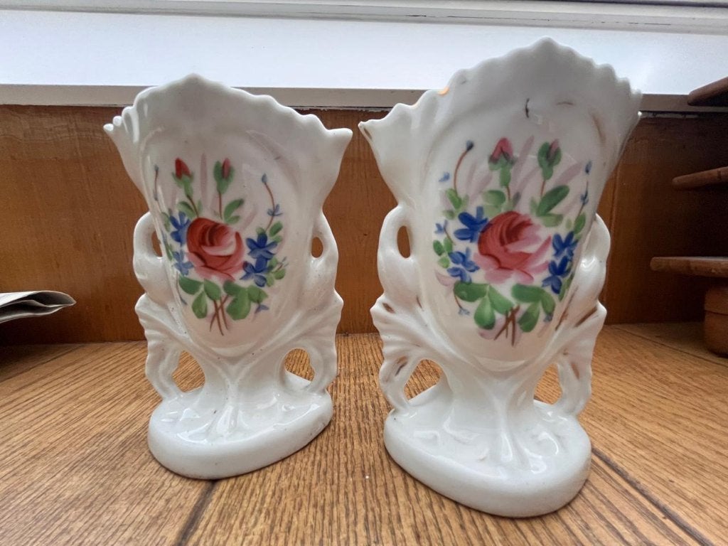 Charmant Paar Vintage Porseleinen Vazen, Antiek en Kunst, Ophalen