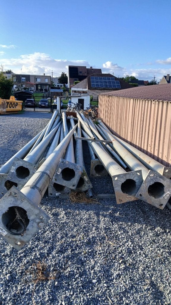 26 Valmont gegalvaniseerde stalen verlichtingspalen - 12,80m, Ophalen, Gebruikt, IJzer
