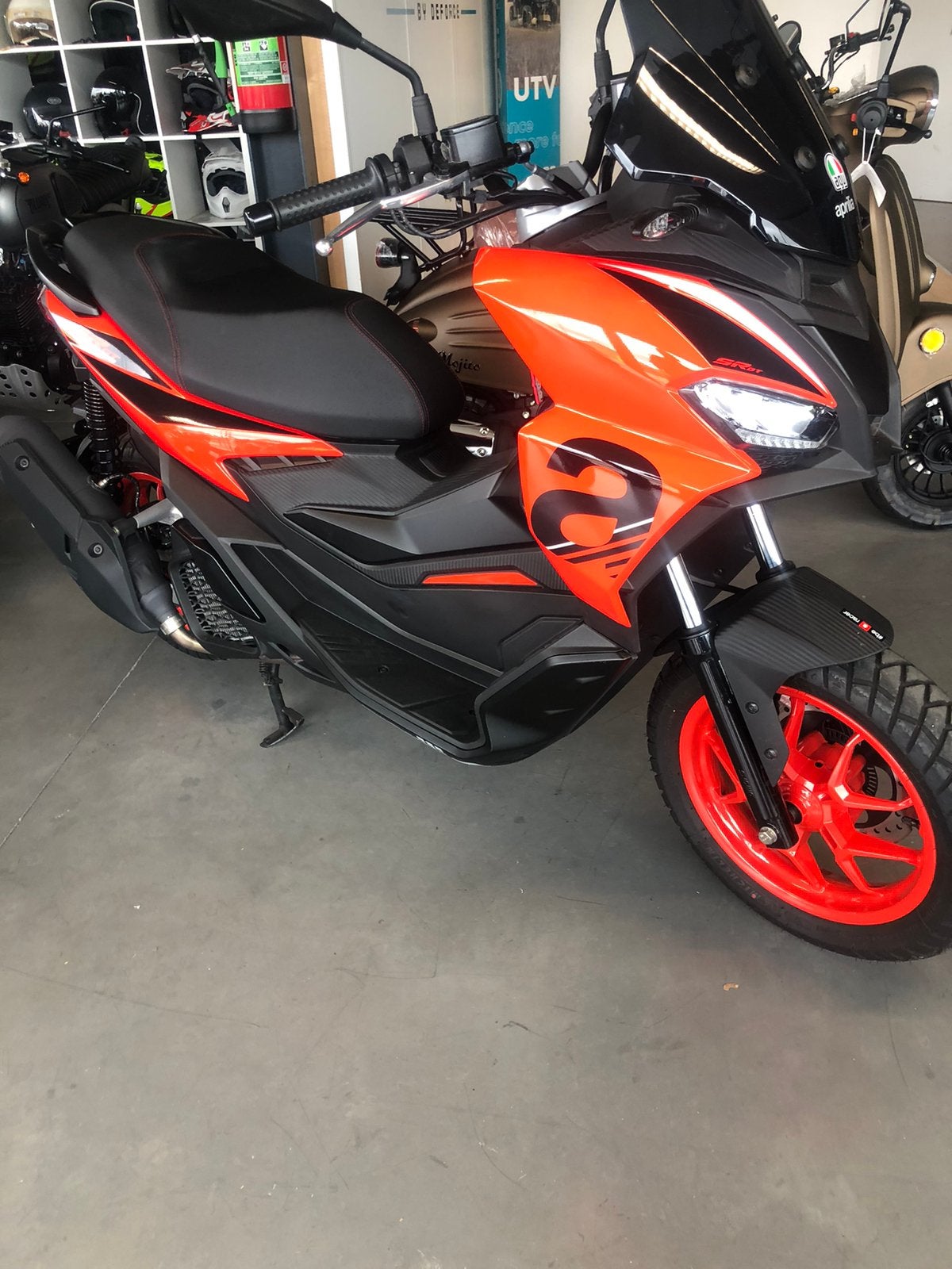 Aprilia SR GT200 Sport ABS van 2025, Motoren, Scooter, Minimaal motorrijbewijs A2, 200 cc, Automaat