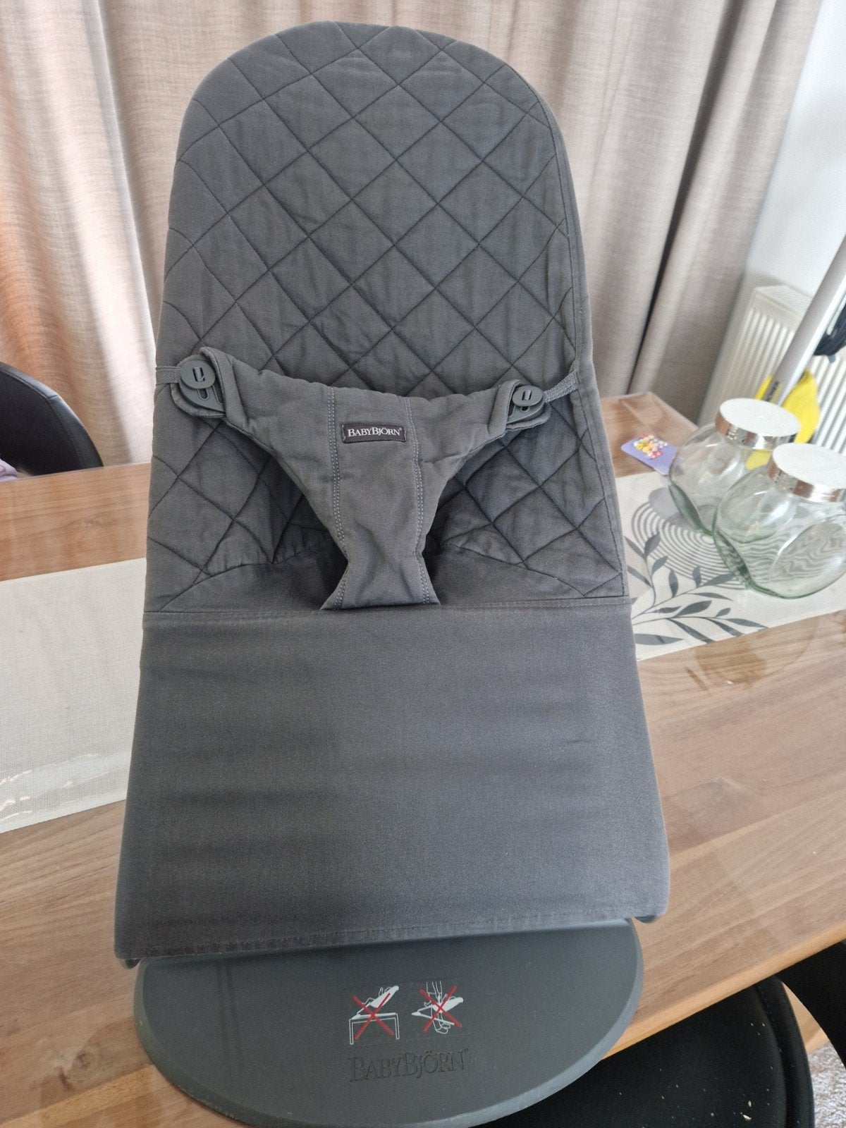 Babybjorn wipper donkergrijs, Enlèvement