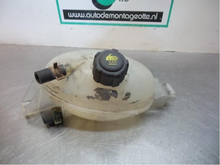 Réservoir d'expansion d'un Opel Movano (Movano 10-), Autos : Pièces & Accessoires, Autres pièces automobiles, Opel, Utilisé, 3 mois de garantie
