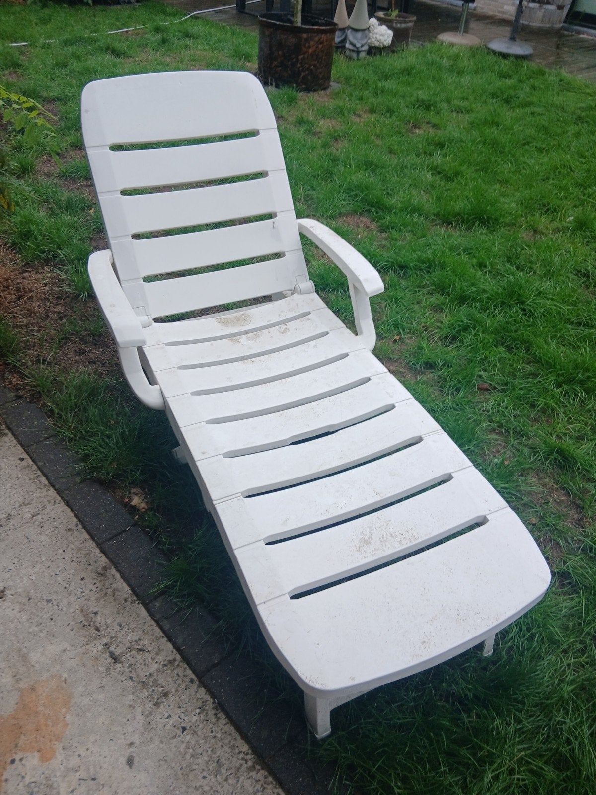 2 mooie pvc ligstoelen, Ophalen, Zo goed als nieuw, Kunststof, Inklapbaar