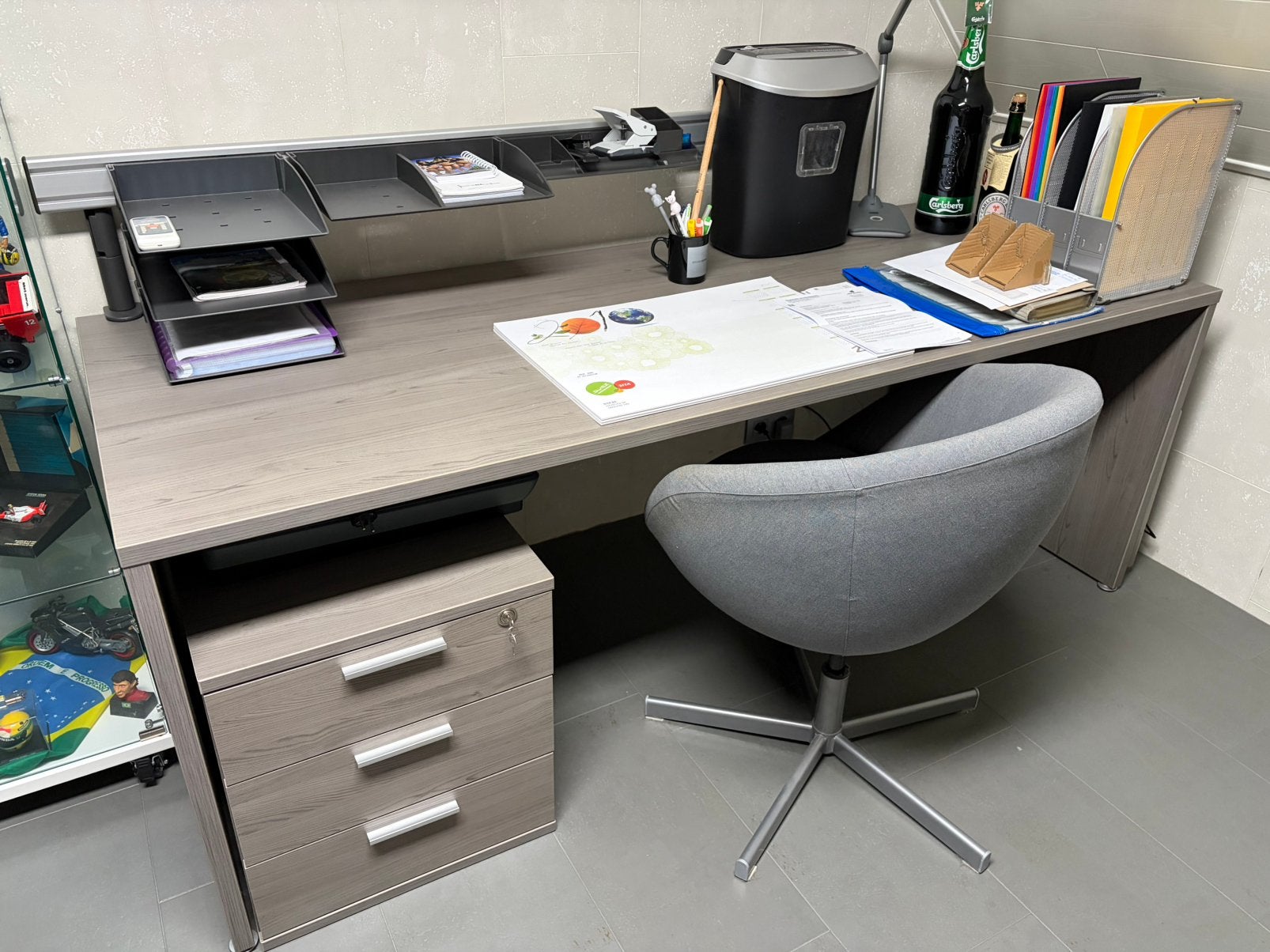 Bureau, Ophalen, Zo goed als nieuw