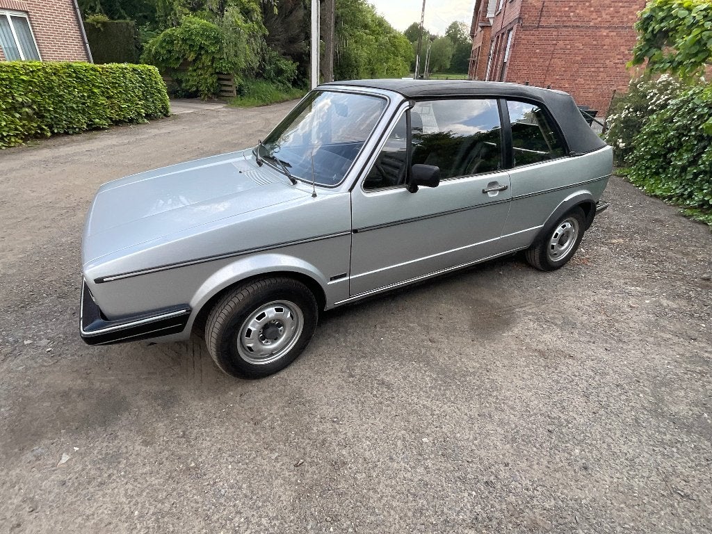 Oldtimer Golf 1 Cabrio GL 1500 uit 1979, foto 12