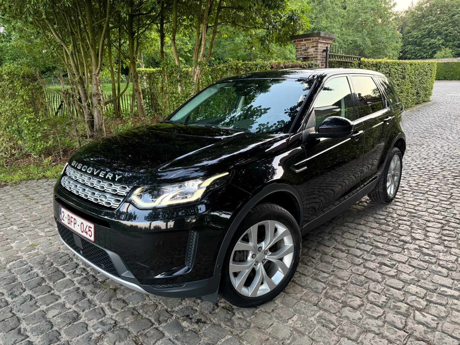 Land Rover Discovery Sport P300e AWD, Automaat, 1498 cc, Discovery Sport, Zwart