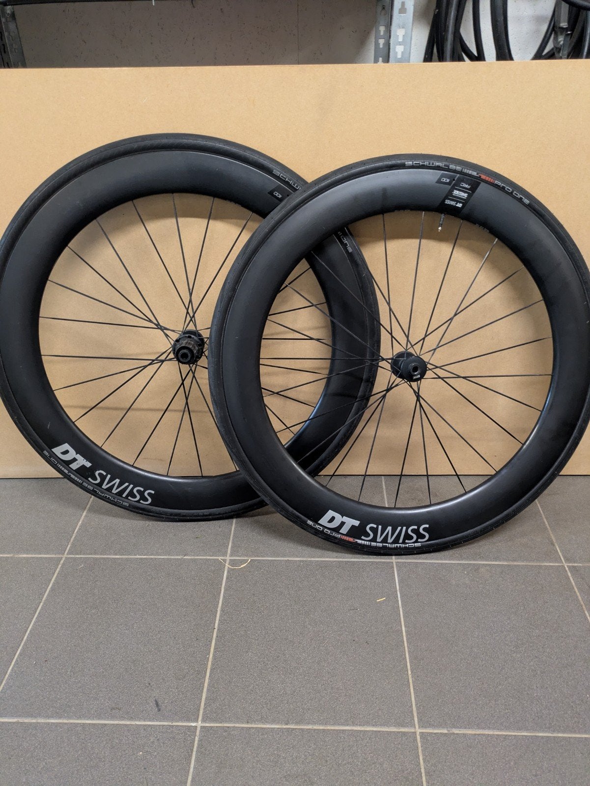 DT Swiss ARC 1100 met 180 naven, Vélos & Vélomoteurs, Vélos Pièces, Enlèvement