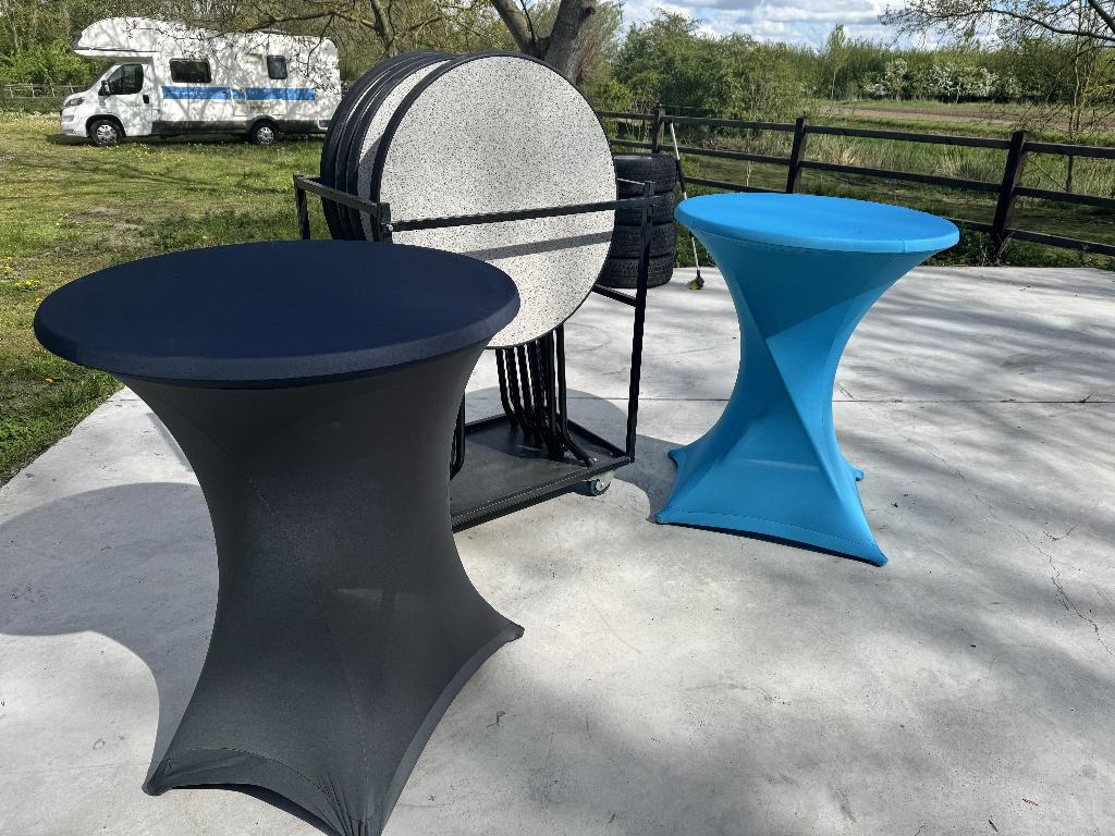 7 stevige statafels met hoezen + transportkar, Enlèvement, Utilisé