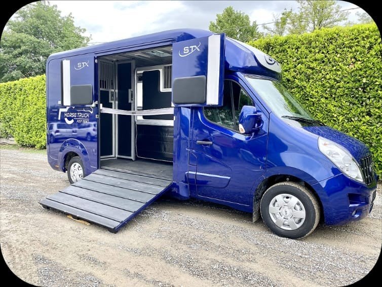 gezocht paardencamionette b rijbewijs, Enlèvement