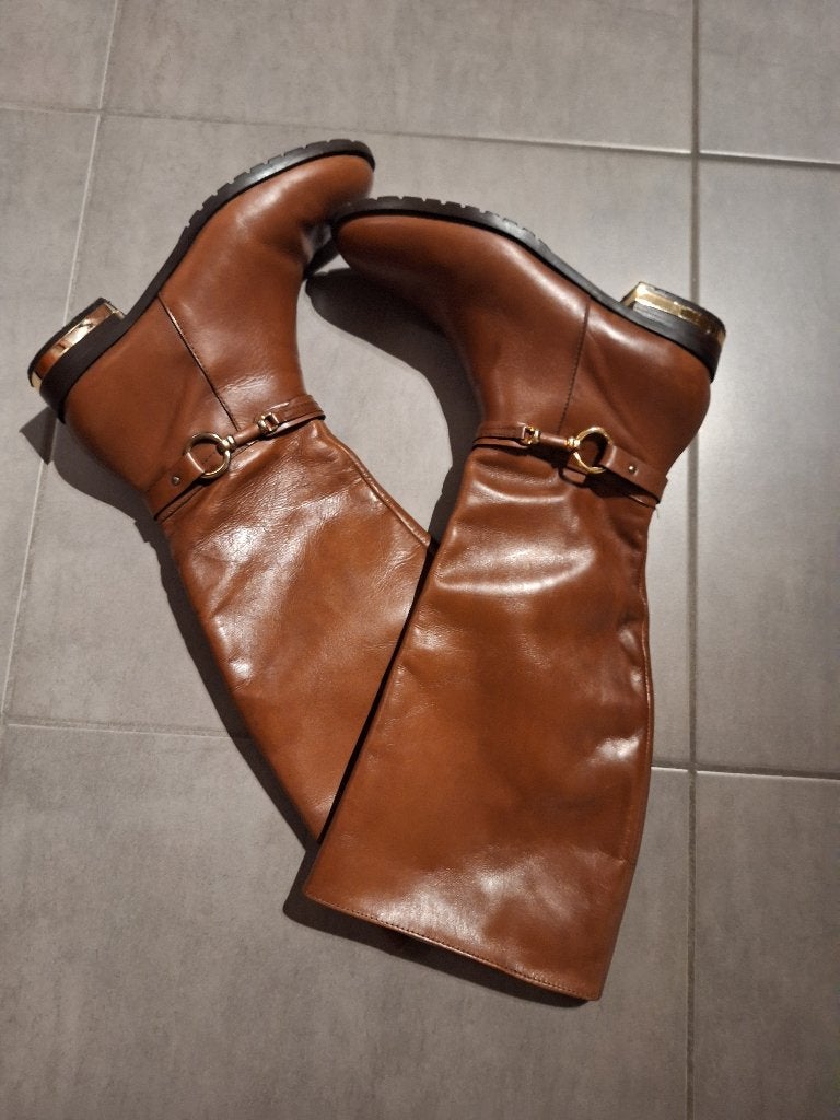 Zeer zeer mooie bruine laarzen, mooie afwerkingsdetails, Kleding | Dames, Hoge laarzen, Vera Gomma, Bruin, Ophalen of Verzenden