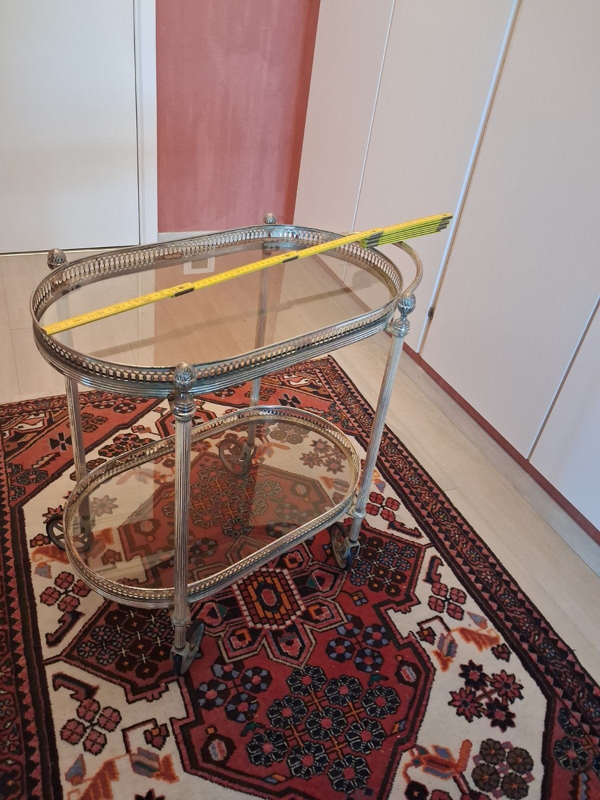 verzilverde trolley, Ophalen