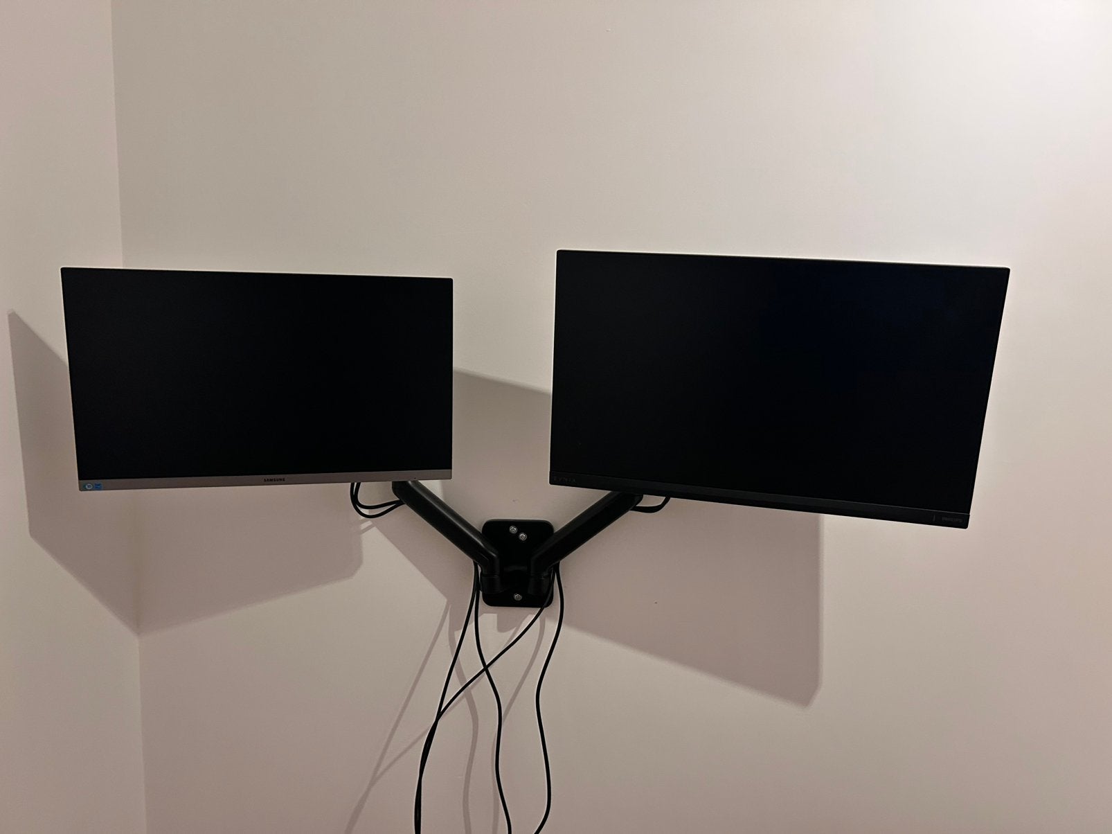 Dubbele monitor met wandarm, Enlèvement, Comme neuf