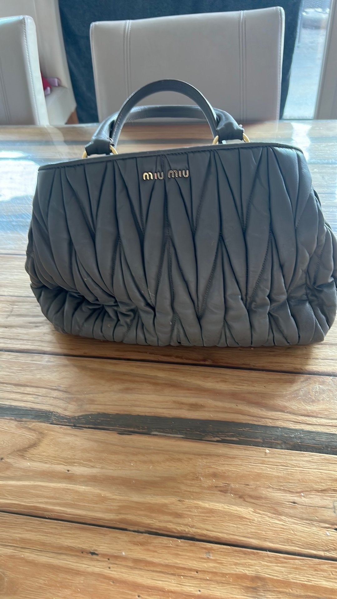 Miu Miu handtas Model: Matelassé Leather, Ophalen, 30 cm of meer, Gebruikt, Minder dan 40 cm