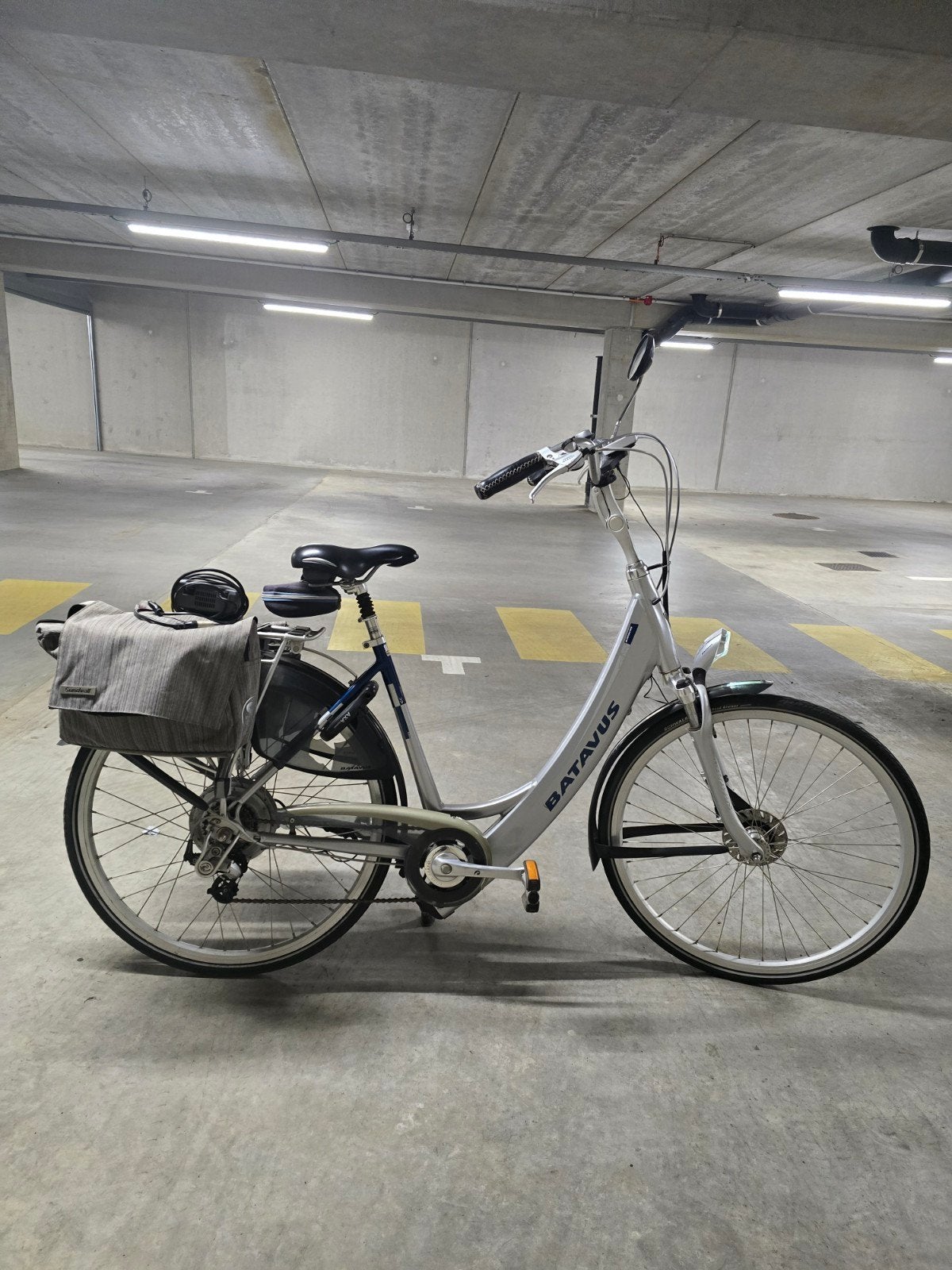 ​Batavus E-Bike Lage Instap ZGAN + Lader, Fietstas & Slot, Ophalen of Verzenden, Versnellingen