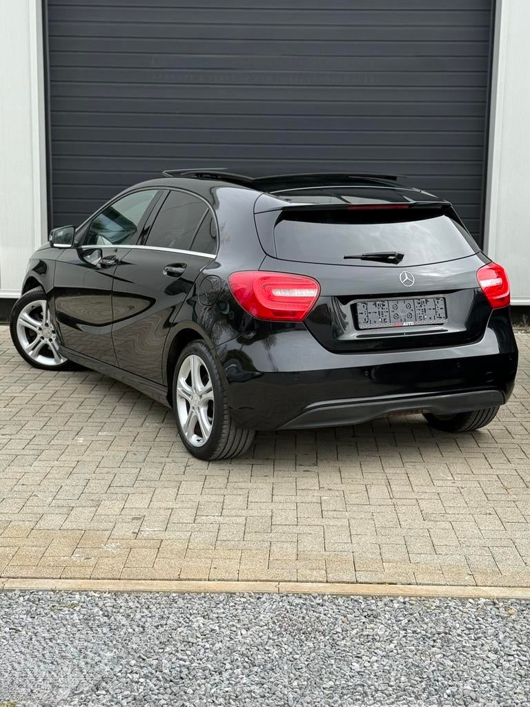 Mercedes A180 Benzine Automaat Panoramisch Euro 6, Auto's, Euro 6, Bedrijf, Berline, 5 deurs