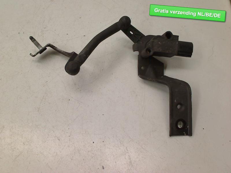 NIVEAUSENSOR MET STANGENSTEL Passat (3G2) (5Q0907503), Utilisé, De Bloemendaal 21 21
5221 EB  'S HERTOGENBOSCH, NL, Info@123Parts.nl