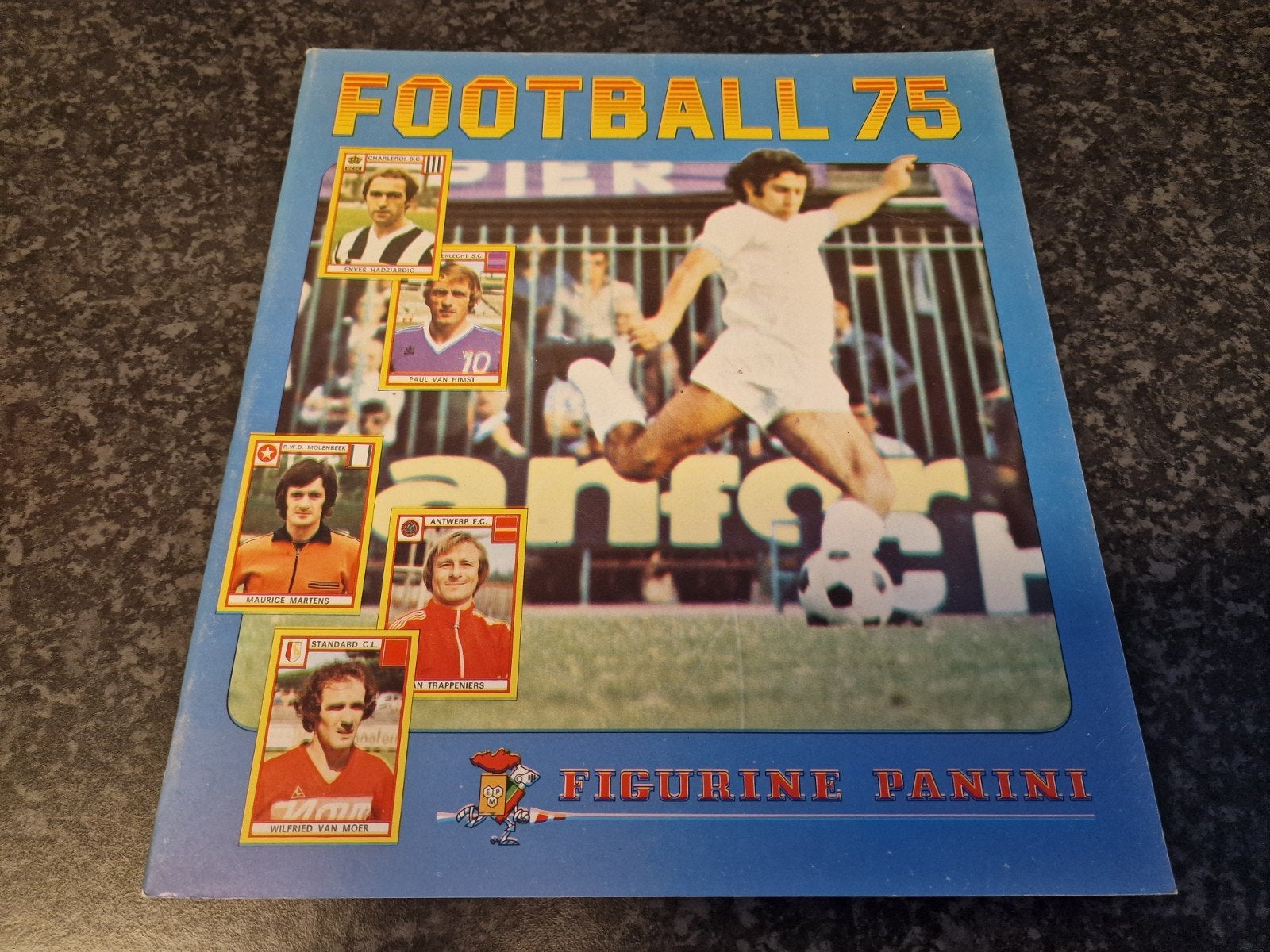 Panini Football Belge 1975 Album Vide
Album vide top conditi, Collections, Enlèvement ou Envoi