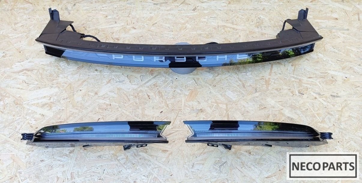 PORSCHE TAYCAN 9J1 ACHTERLICHTEN ALLES LEVERBAAR !!!, Gebruikt, -, -, Porsche