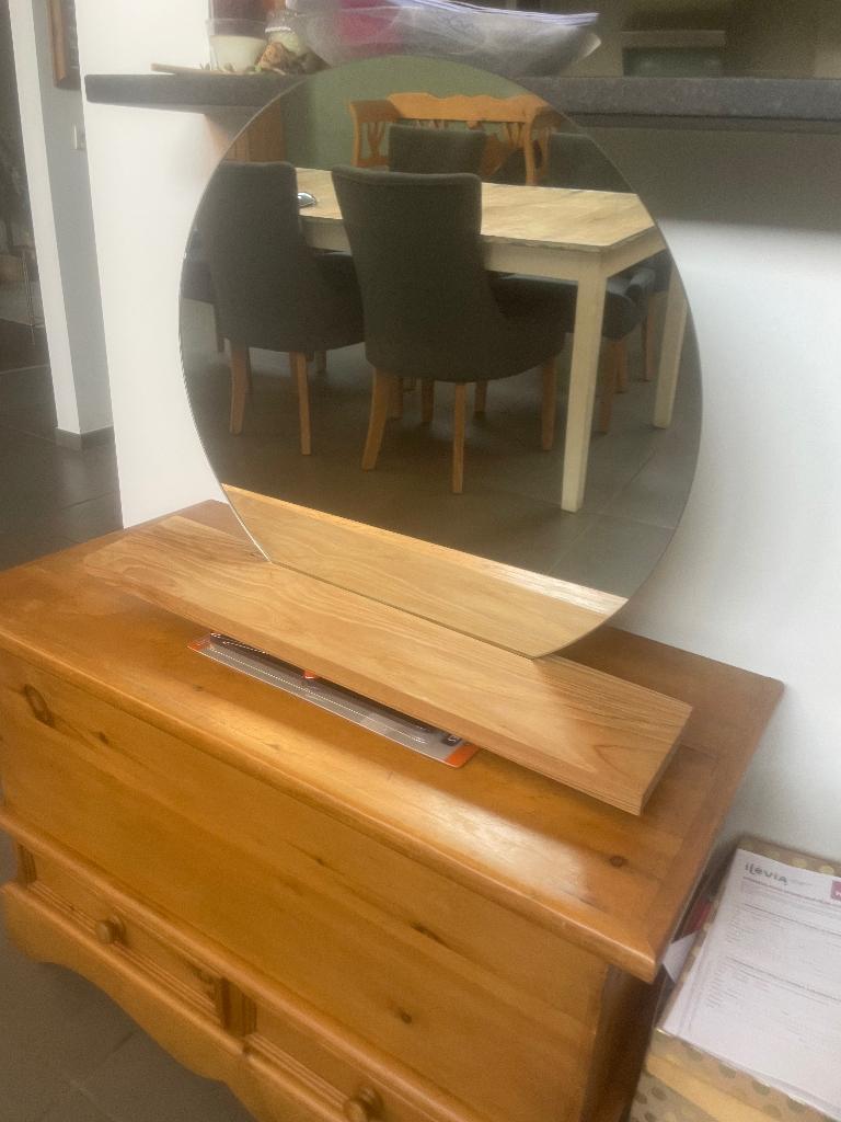 Miroir de salle de bain rond avec tablette en Chêne Massif, Maison & Meubles, Moins de 25 cm, Moins de 100 cm, Enlèvement, Utilisé