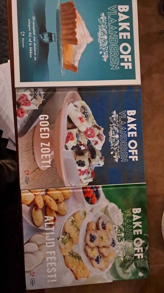 3 bakboeken bake off, Boeken, Ophalen of Verzenden, Zo goed als nieuw, Taart, Gebak en Desserts