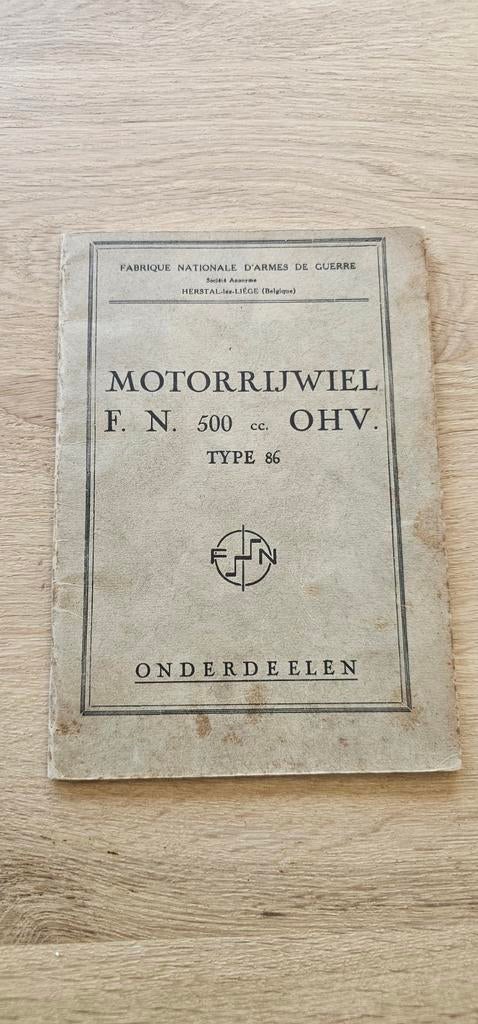 Originele onderdelen boek FN M86, Motos, Enlèvement