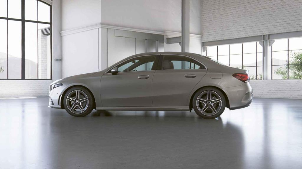 Mercedes-Benz A-Klasse 180 Berline AMG Line | Verwarmde Zete, 4 deurs, Gebruikt, 4 cilinders, 136 pk