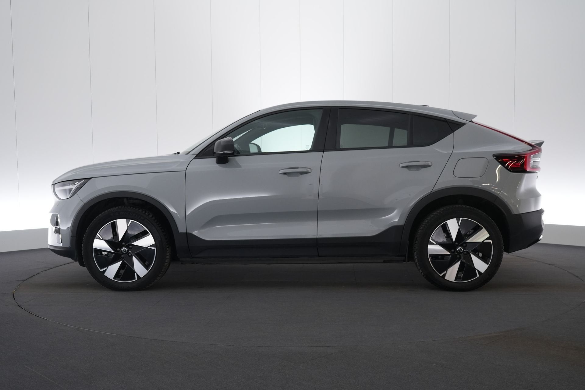 (2FHL531) VOLVO C40, Gebruikt, Alcantara, 5 zetels, SUV of Terreinwagen