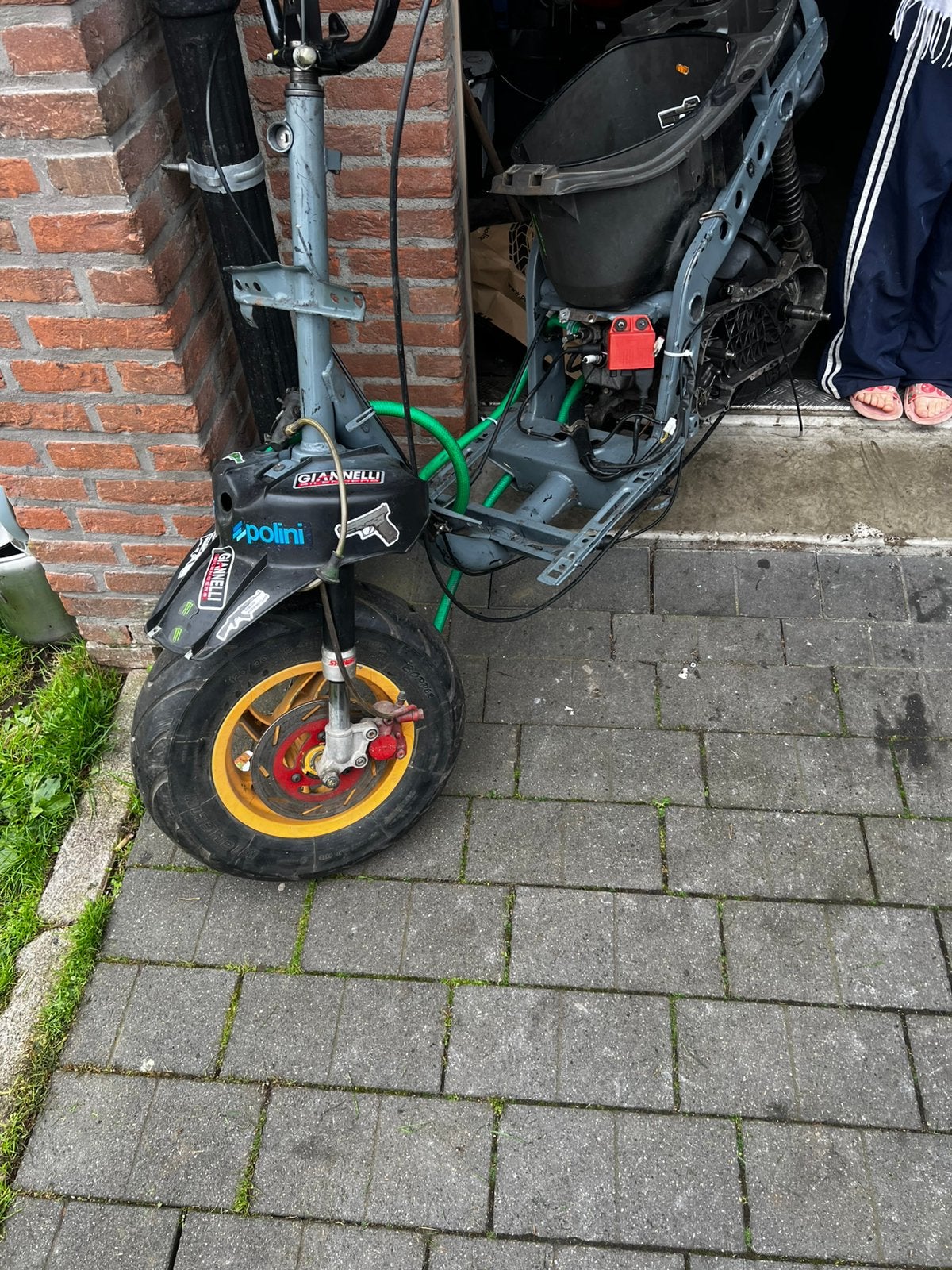 Piaggio tph 150cc LC, Fietsen en Brommers, Ophalen, Zo goed als nieuw, Piaggio