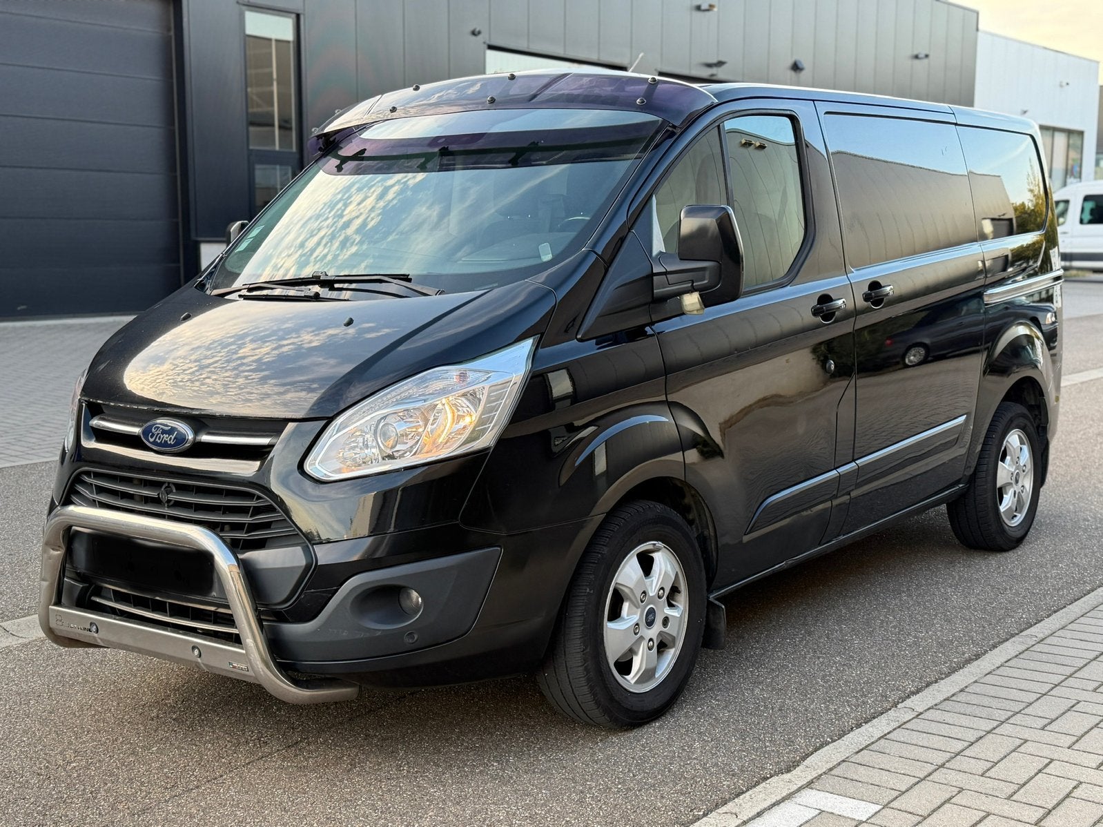 FORD CUSTOM 2.0cdti AUTOMATIC 118.000km, Auto's, Automaat, Stof, Euro 6, Zwart