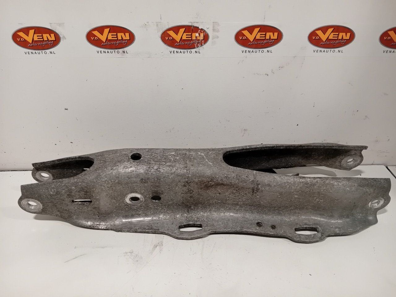 Draagarm rechts achter Mercedes-Benz S-Klasse, Onderdelen@venauto.nl, Van der Ven Autorecycling B.V., Ettenseweg 76, 4706 PB Roosendaal, The Netherlands