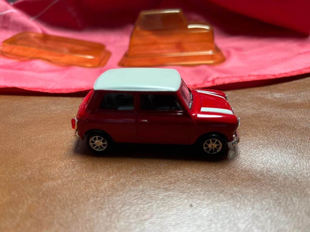 Solido Austin Mini met magazine + plastic doosje, Ophalen of Verzenden, Zo goed als nieuw, Solido