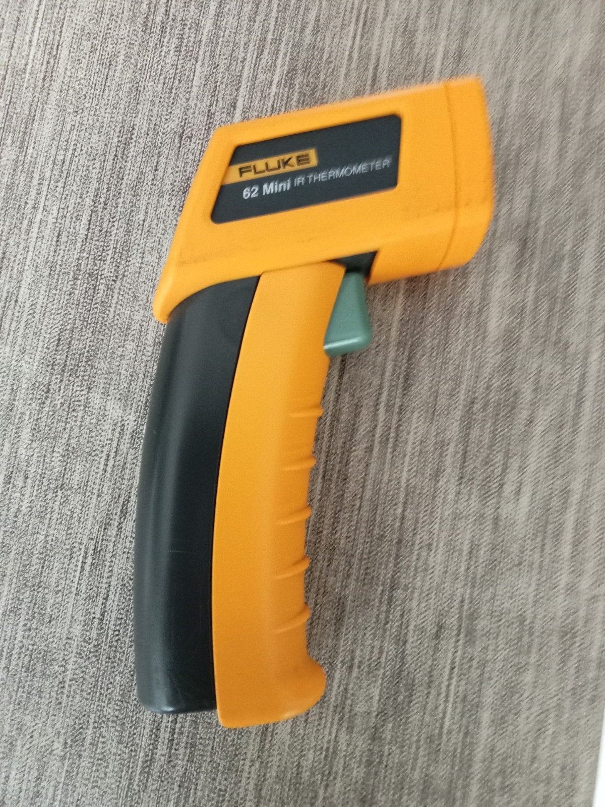 Fluke contactlose infrarood thermometer thermo 62 mini, Doe-het-zelf en Bouw, Meetapparatuur, Ophalen