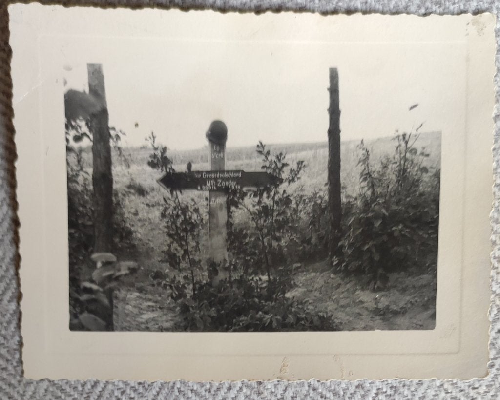 Graf foto Duitse Soldaat Wo2, Verzamelen, Militaria | Tweede Wereldoorlog, Verzenden, Landmacht, Overige typen